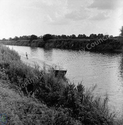 Water Skiing, River Ouse, Cawood